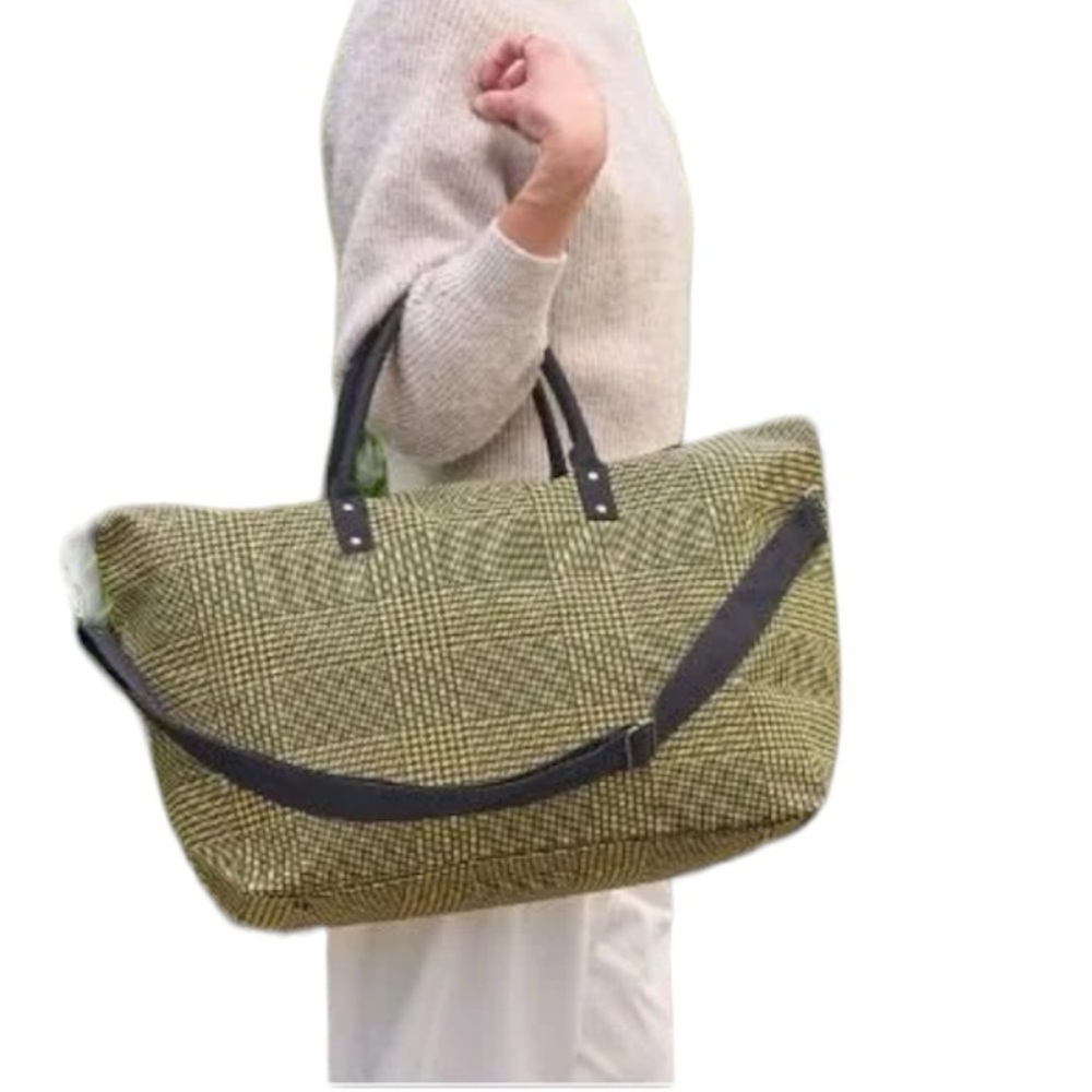 NWT Lulu Dharma Frazier Weekender MSRP $125